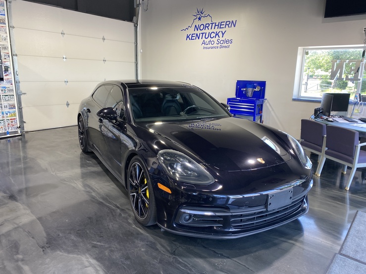 PORSCHE