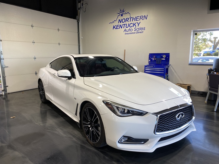 2018 INFINITI Q60 LUXE